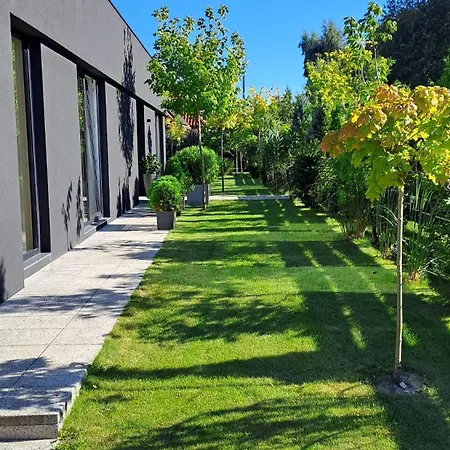 Semesterbostad Nowoczesny Z Ogrodem